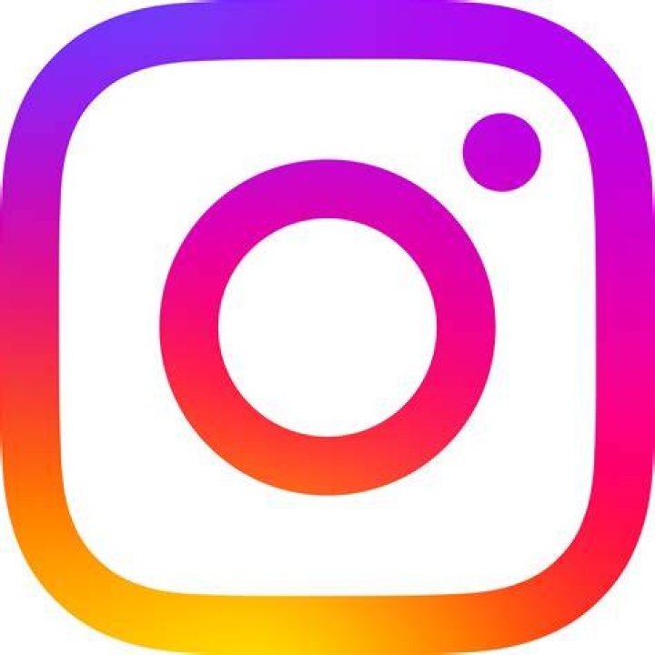 👀 juliaticaofficial New Instagram, Instagram Fashion, Julia, Queen