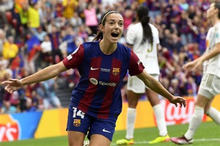 Aitana Bonmat&iacute; extends with Barcelona Footbalada