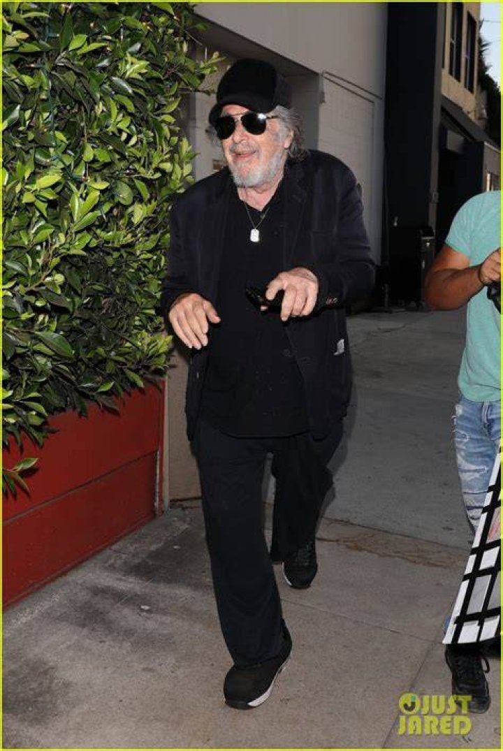 Al Pacino Steps Out with Girlfriend, Daughter at Premiere