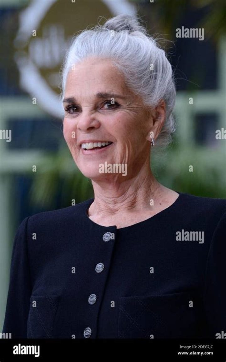 Ali MacGraw 2022 dating, net worth, tattoos, smoking