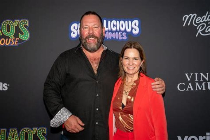 Bert Kreischer with his wife LeeAnn Kreischer in 2022 Famous