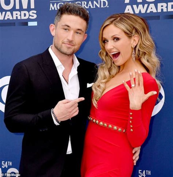 Country singers Carly Pearce and Michael Ray tie the knot near Nashville