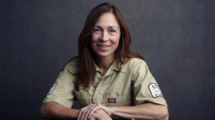 Descubrir 46+ imagen dr michelle oakley net worth Thptnganamst.edu.vn