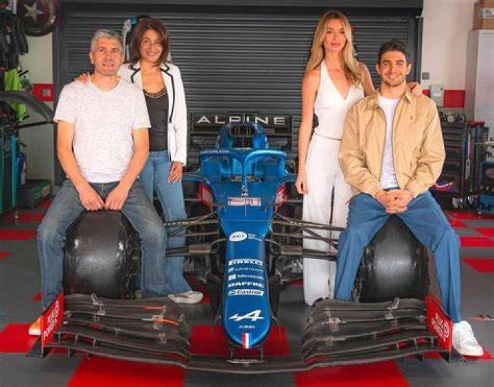 Esteban Ocon Parents / Esteban Ocon Imdb / ′′ i hope renault can create