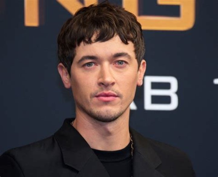 How old is Tom Blyth? Tom Blyth Age, height and facts about the