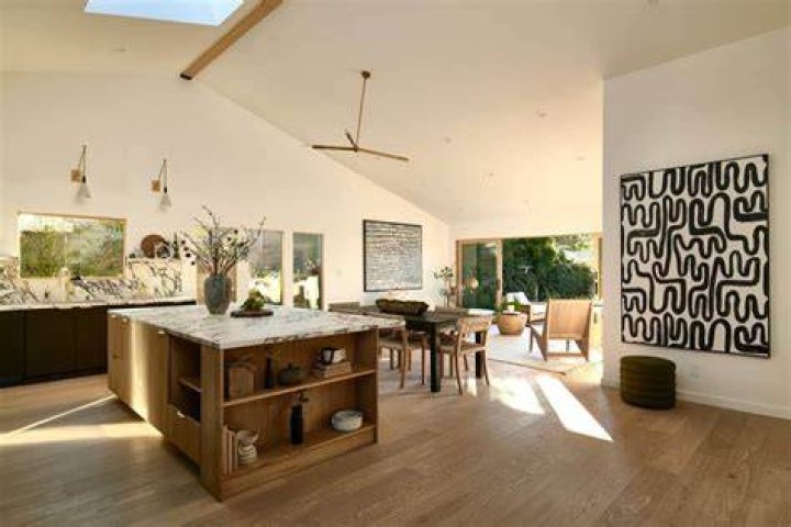 Inside Marigay McKee’s Stylish Los Angeles House DIRT