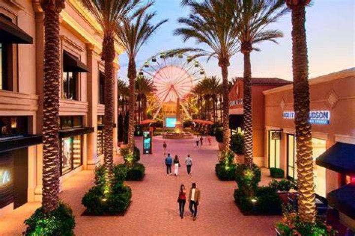 Irvine Spectrum Center Mall artsnicker