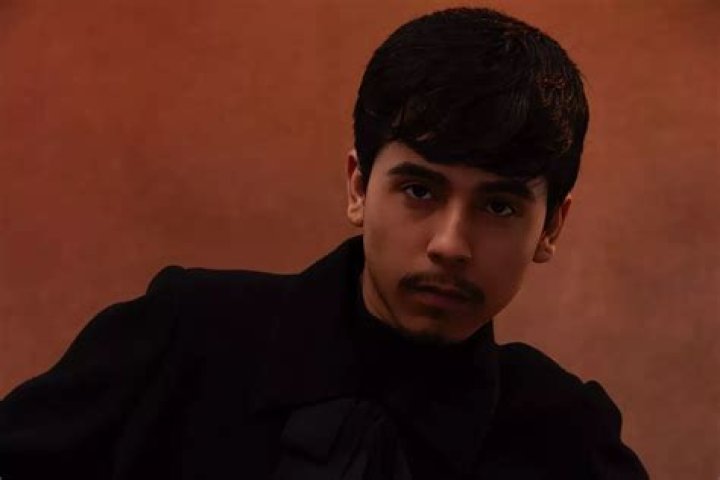 Ivan Cornejo (Singer) Bio, Wiki, Height, Girlfriend, Net Worth, Songs, Tour