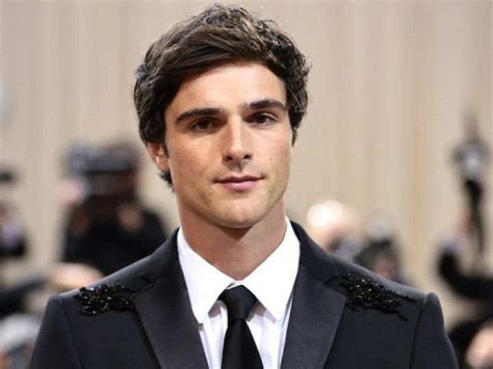 Jacob Elordi Biography Facts, Childhood, Family Life & Achievements