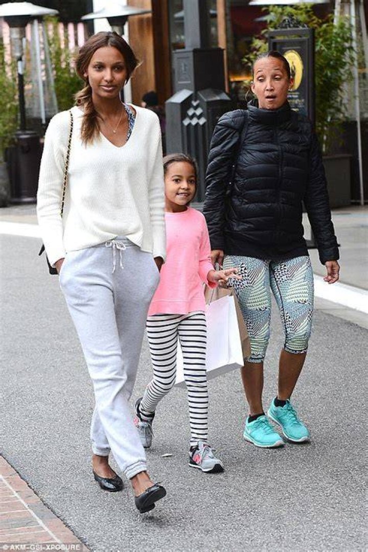 Jasmine Tookes takes model sister Chloe Danielle shopping Daily Mail