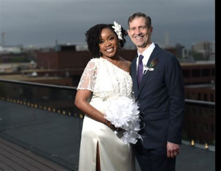 Kimberly Atkins Husband Greg Stohr, Age, Height, Net Worth