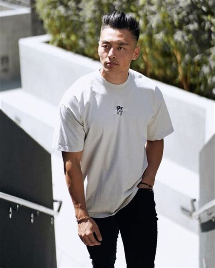 Larry Gao Wiki, Age, Height, Networth, Birthday, Boyfriend, Biography