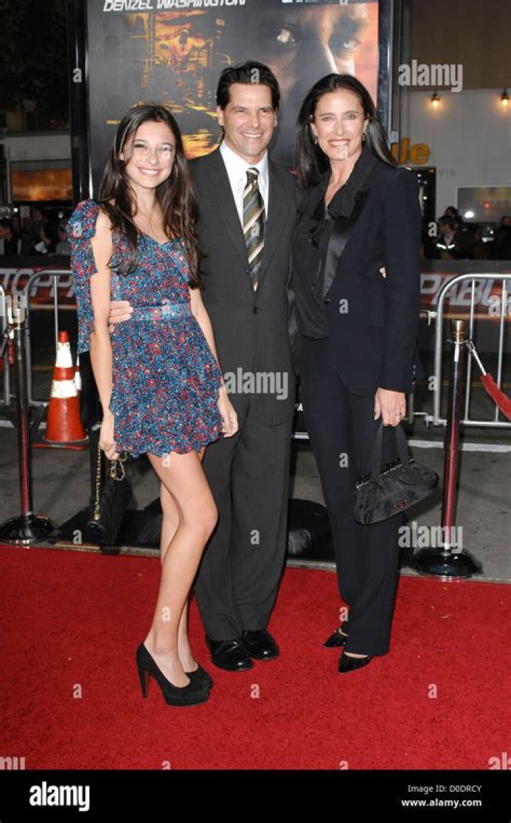 Lucy, Chris Ciaffa Ciaffa et Mimi Rogers Los Angeles Premiere de