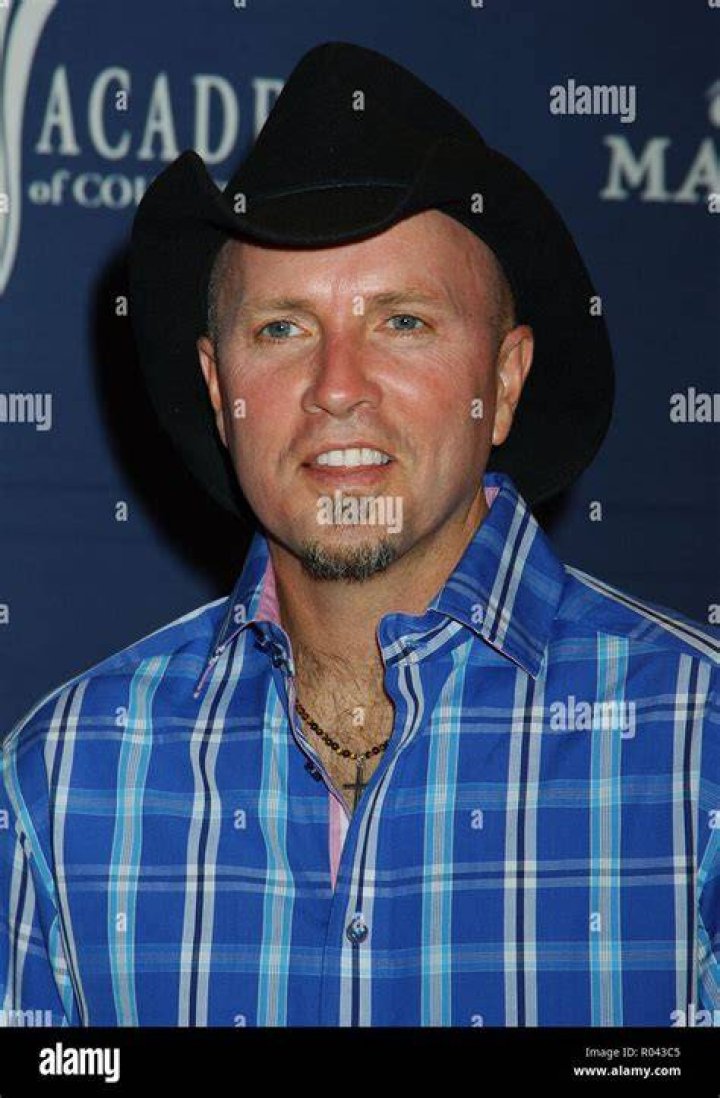 Mark Miller of Sawyer Brown ACM Awards 5/17/05 large The 40th