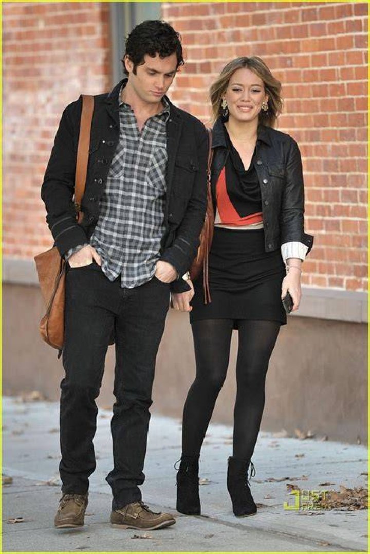 Penn Badgley & Hilary Duff Kissing Couple Photo 2162751 Gossip Girl