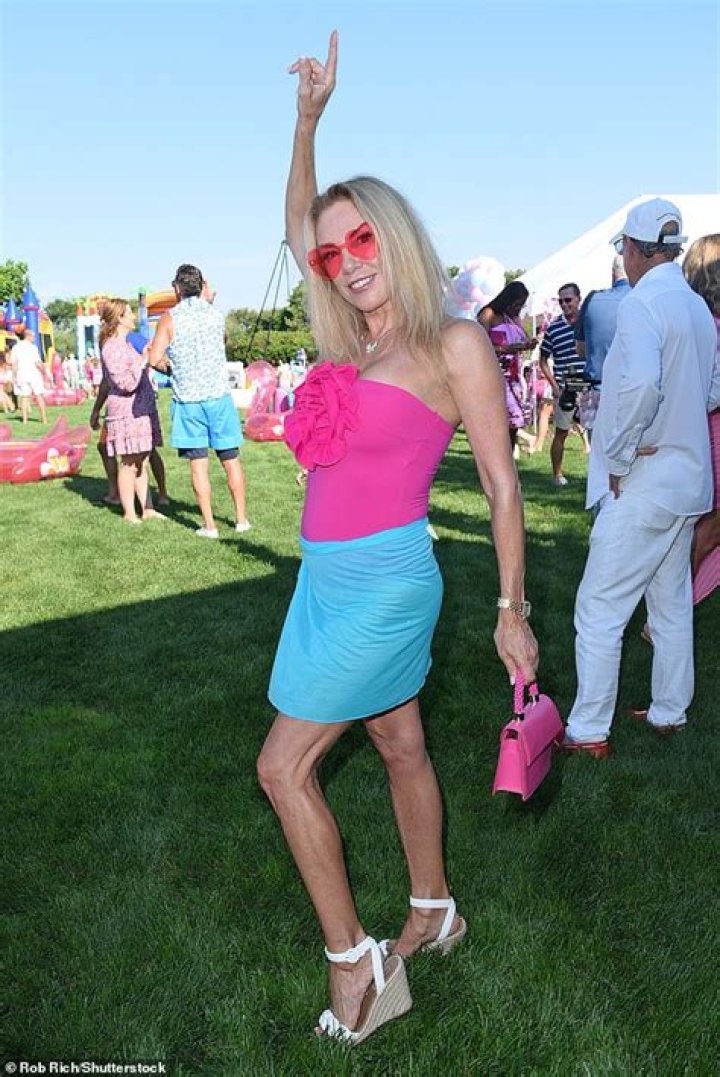 Ramona Singer Shows Fit Figure in Floral Bodycon Dress Style & Living