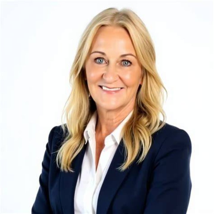 Stephanie Sarkisian, Real Estate Agent Compass