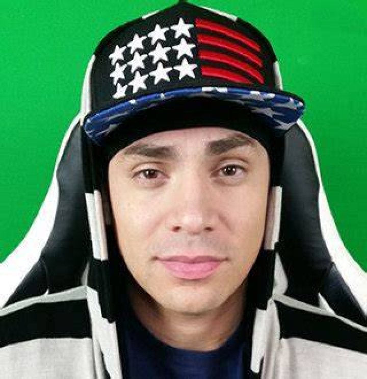 Twitch Star CDNthe3rd Age 35 Wiki Wife, Girlfriend, Real Name Revealed